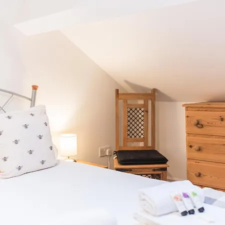 Pass The Keys Cosy Victorian Family In * Windermere