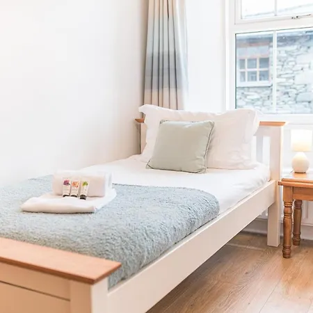 Pass The Keys Cosy Victorian Family In Holiday home Windermere